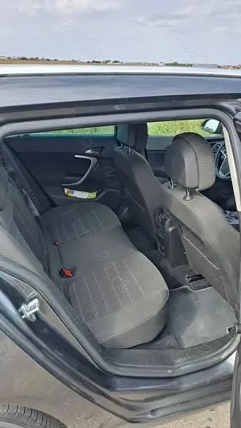 Utilizat 2010 Opel Insignia Sport Break | 4.000 EUR (Puțin scump) - Imagine 1/4