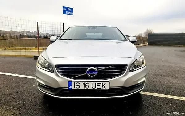 Gri Utilizat 2014 Volvo V60 Break | 8.190 EUR (Preț bun) - Imagine 1/4