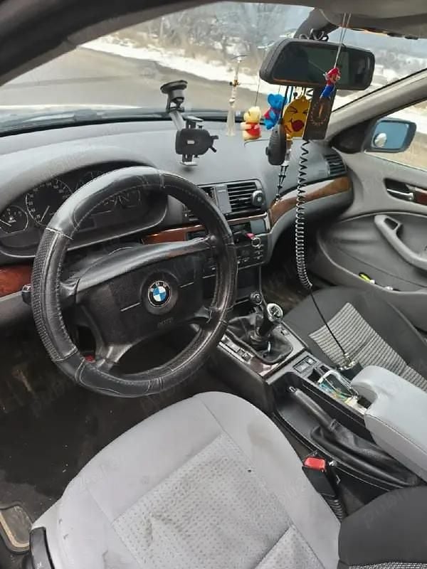 Second-hand BMW 320 2003 Berlinǎ
