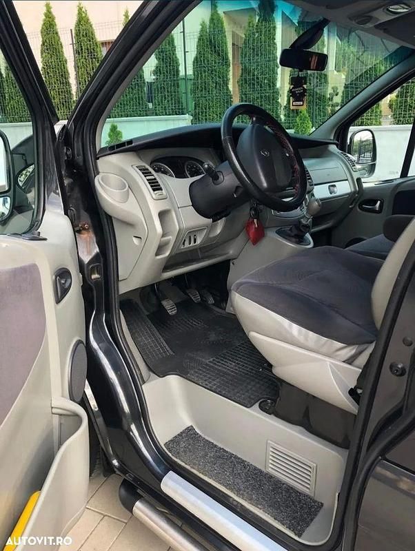 Culoarenegru Utilizat 2009 Renault Trafic Van | 8.750 EUR - Imagine 1/4