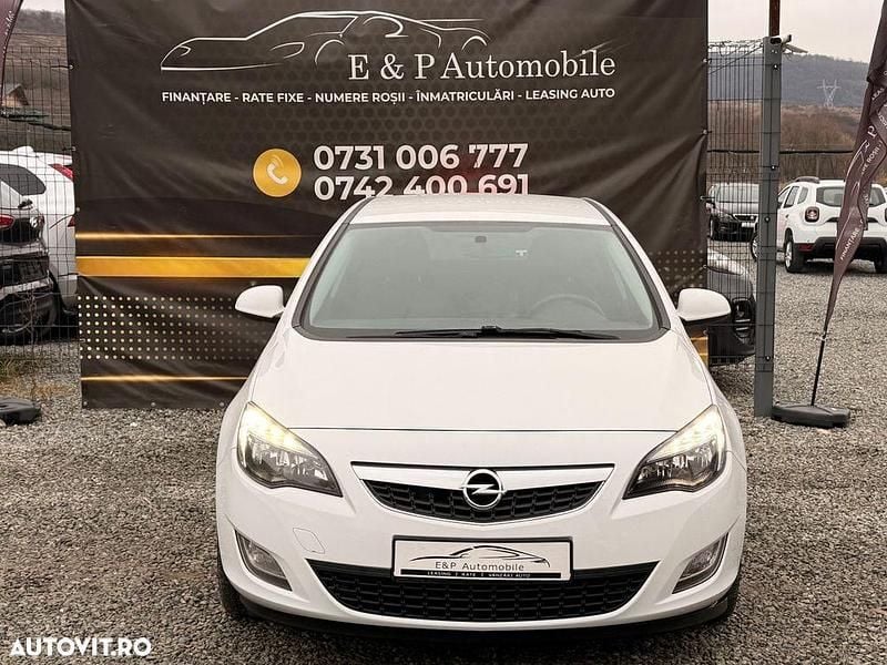 Second-hand Opel Astra Active 110 CP (80 kW) 2012 Culoarealb