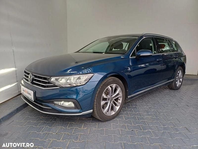 Culoarealbastru Utilizat 2021 VW Passat Highline Break | 22.400 EUR (Puțin scump) - Imagine 1/4