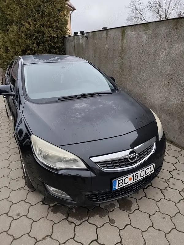 Second-hand Opel Astra 116 CP (85 kW) 2011 Hatchback