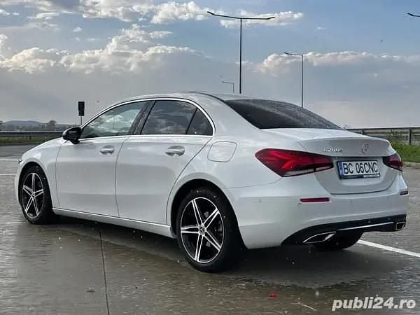 Utilizat 2021 Mercedes 200 Berlinǎ | 32.500 EUR - Imagine 1/4