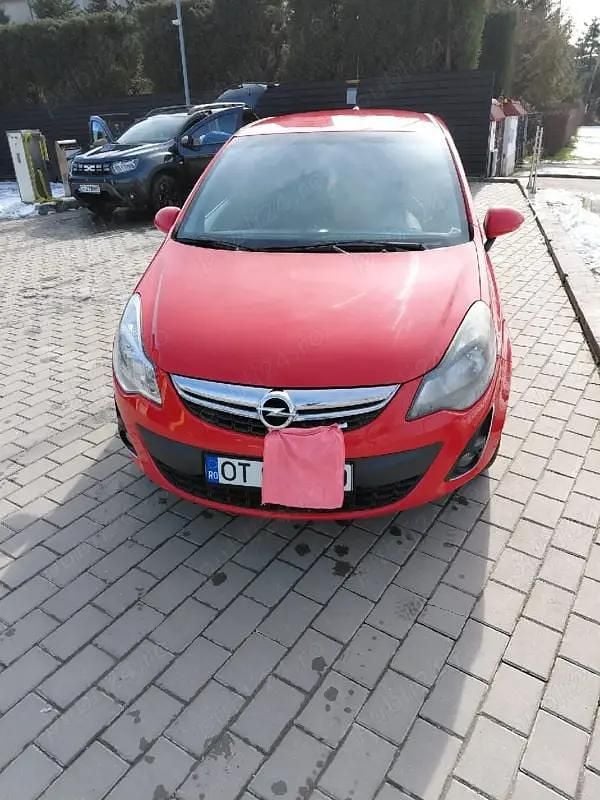 Second-hand Opel Corsa Color Edition 75 CP (55 kW) 2014 Culoarerosu Hatchback