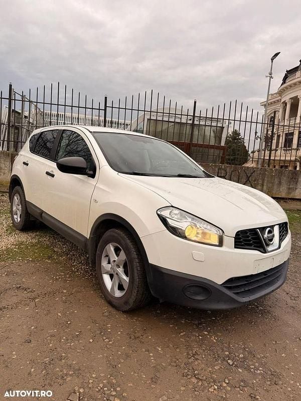 Culoarealb Utilizat 2014 Nissan Qashqai Acenta SUV | 5.299 EUR (Super Preț) - Imagine 1/4