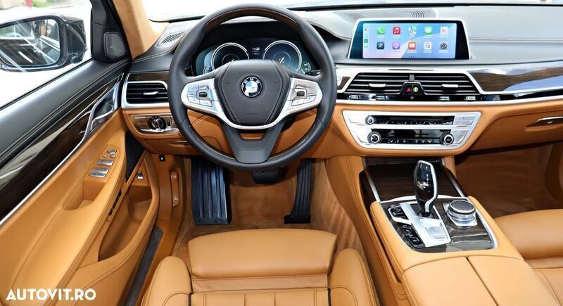 Maro Utilizat 2017 BMW 740 iPerformance Berlinǎ | 26.999 EUR - Imagine 1/4