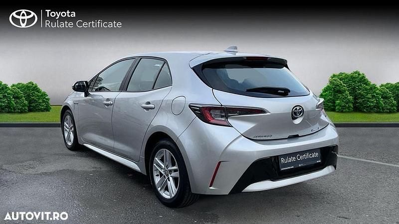 Second-hand Toyota Corolla 98 CP (72 kW) 2021 Culoareargint Hatchback