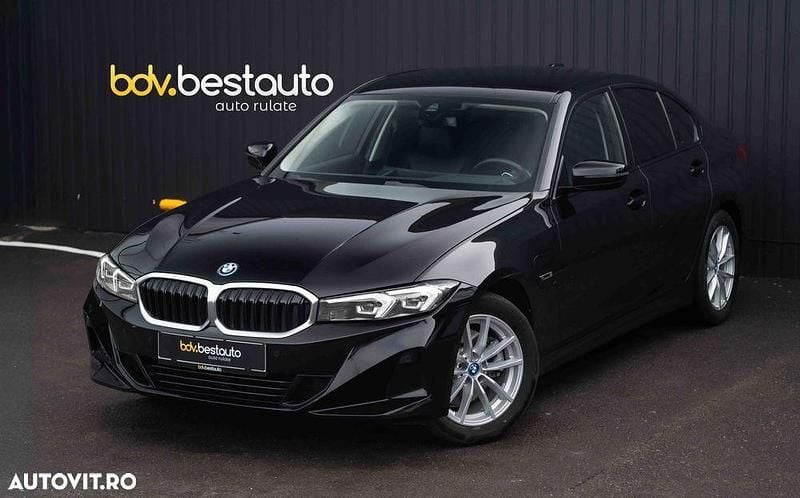 Culoarenegru Utilizat 2022 BMW 320e Berlinǎ | 27.990 EUR (Super Preț) - Imagine 1/4