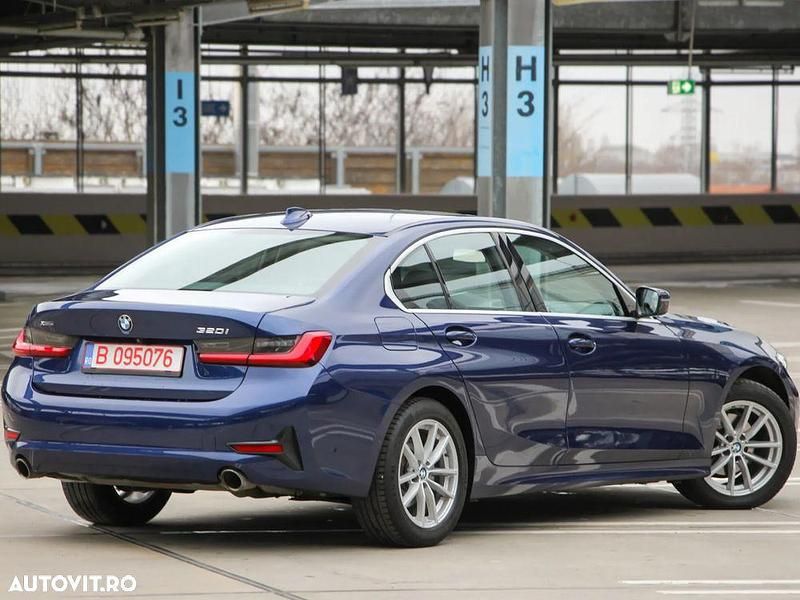 Second-hand BMW 320 Advantage 184 CP (135 kW) 2020 Culoarealbastru Berlinǎ