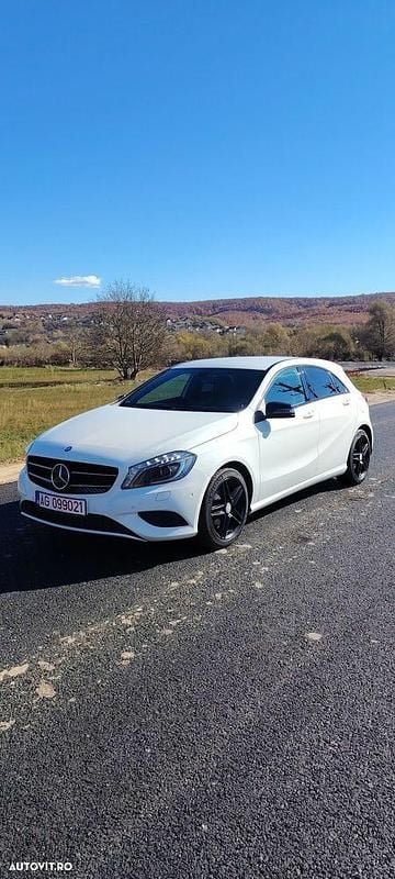 Culoarealb Utilizat 2015 Mercedes A180 StreetStyle Hatchback | 10.400 EUR (Preț OK) - Imagine 1/4