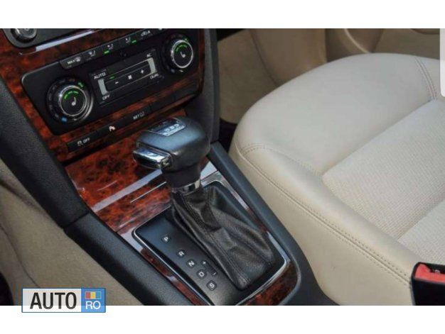 Argintiu Utilizat 2010 Skoda Octavia Berlinǎ | 9.500 EUR (Scump) - Imagine 1/4