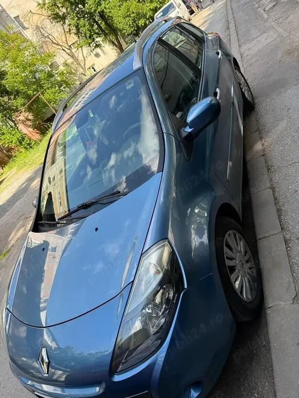 Utilizat 2010 Renault Clio III Break | 2.700 EUR - Imagine 1/4