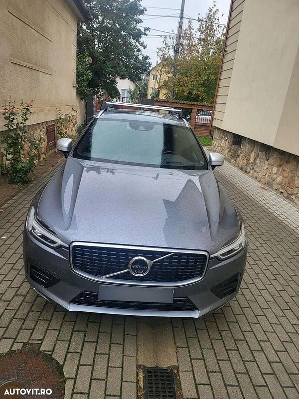 Second-hand Volvo XC60 R-Design 190 CP (139 kW) 2018 Culoaregri SUV