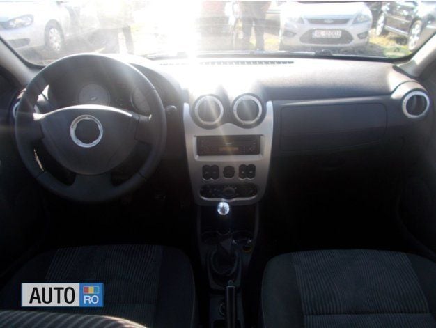 Second-hand Dacia Sandero 90 CP (66 kW) 2009 Albastru Hatchback