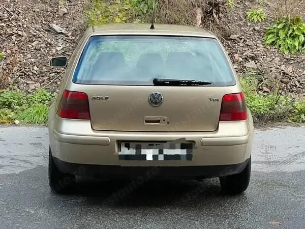Second-hand VW Golf IV 101 CP (74 kW) 2003 Berlinǎ