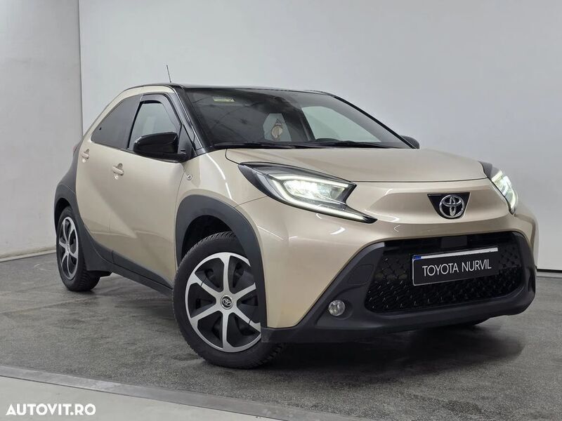 Bej Utilizat 2022 Toyota Aygo Hatchback | 16.000 EUR (Puțin scump) - Imagine 1/4
