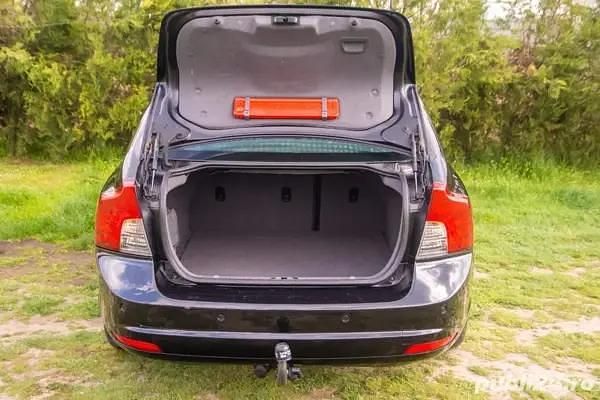 Second-hand Volvo S40 115 CP (84 kW) 2012 Negru Berlinǎ