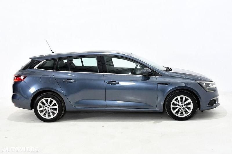 Second-hand Renault Mégane GrandTour Intens 90 CP (66 kW) 2018 Culoarealbastru Break