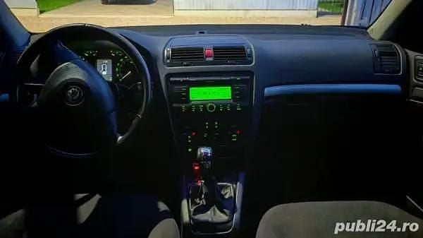 Utilizat 2008 Skoda Octavia Hatchback | 2.450 EUR (Super Preț) - Imagine 1/4