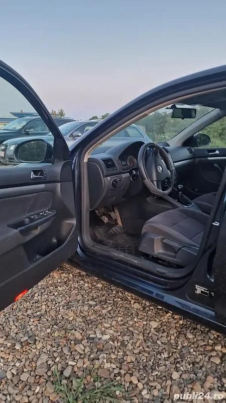 Second-hand VW Jetta 122 CP (89 kW) 2007 Berlinǎ