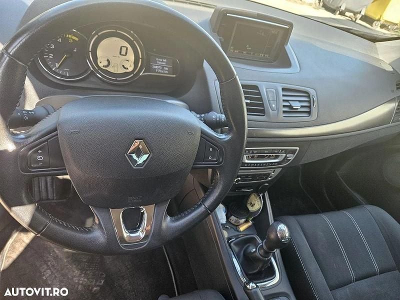 Culoarenegru Utilizat 2014 Renault Mégane III Dynamique Hatchback | 5.000 EUR (Preț OK) - Imagine 1/4