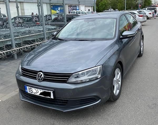 Second-hand VW Jetta 105 CP (77 kW) 2013 Berlinǎ
