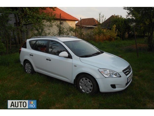 Second-hand Kia Ceed 109 CP (80 kW) 2009 Alb Hatchback