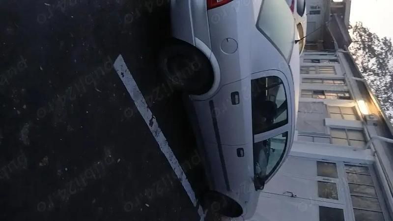 Second-hand Opel Astra 66 CP (48 kW) 2007 Gri Berlinǎ