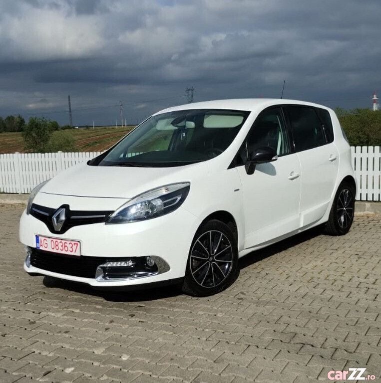 Utilizat 2013 Renault Scénic III Bose Edition Monovolum | 4.800 EUR (Preț OK) - Imagine 1/4