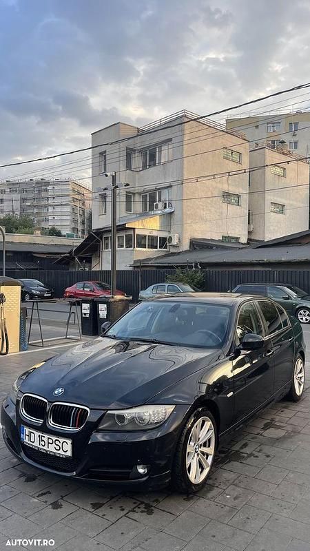 Culoarenegru Utilizat 2009 BMW 320 Sport Line Berlinǎ | 5.000 EUR (Preț bun) - Imagine 1/4