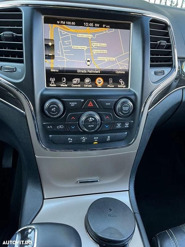 Culoarenegru Utilizat 2015 Jeep Grand Cherokee Overland SUV | 16.500 EUR (Super Preț) - Imagine 1/4