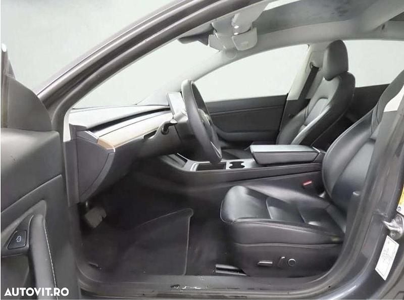 Second-hand Tesla Model 3 365 kW (497 CP) 2020 Culoaregri Berlinǎ