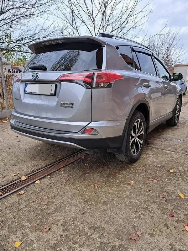 Second-hand Toyota RAV4 Hybrid 185 CP (136 kW) 2018 SUV