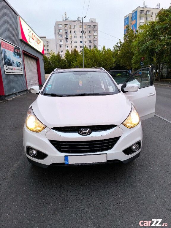 Alb Utilizat 2012 Hyundai Tucson SUV | 9.499 EUR (Super Preț) - Imagine 1/4