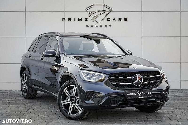 Culoarenegru Utilizat 2021 Mercedes GLC300e SUV | 30.976 EUR (Super Preț) - Imagine 1/3