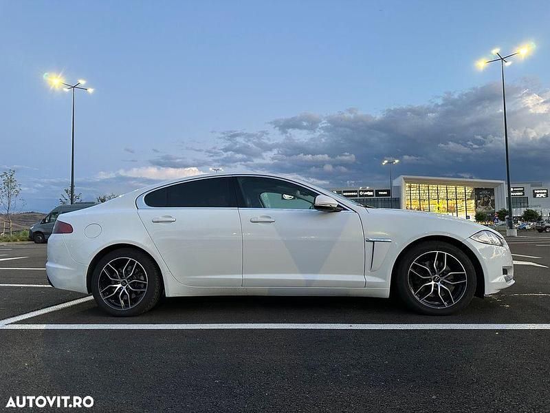 Second-hand Jaguar XF Luxury 190 CP (139 kW) 2012 Culoarealb Berlinǎ