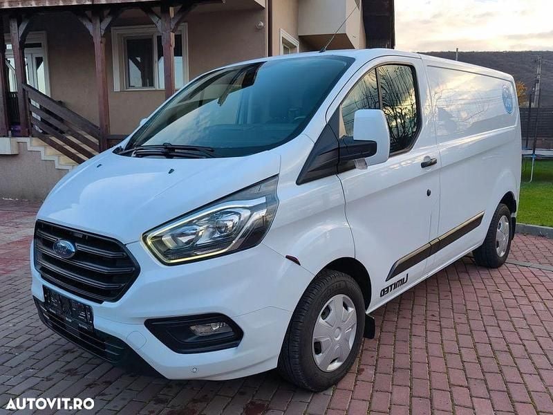 Second-hand Ford Transit Custom 130 CP (95 kW) 2018 Culoarealb Monovolum