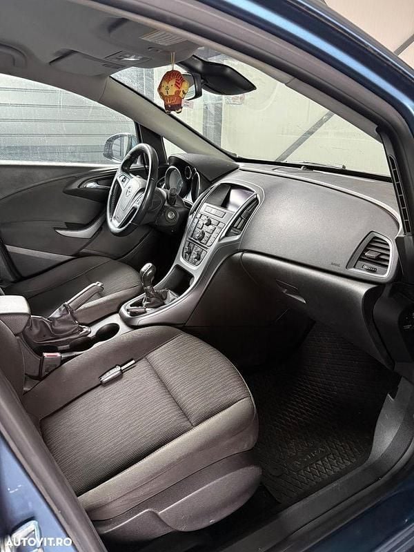 Second-hand Opel Astra 110 CP (80 kW) 2015 Culoarealbastru Break