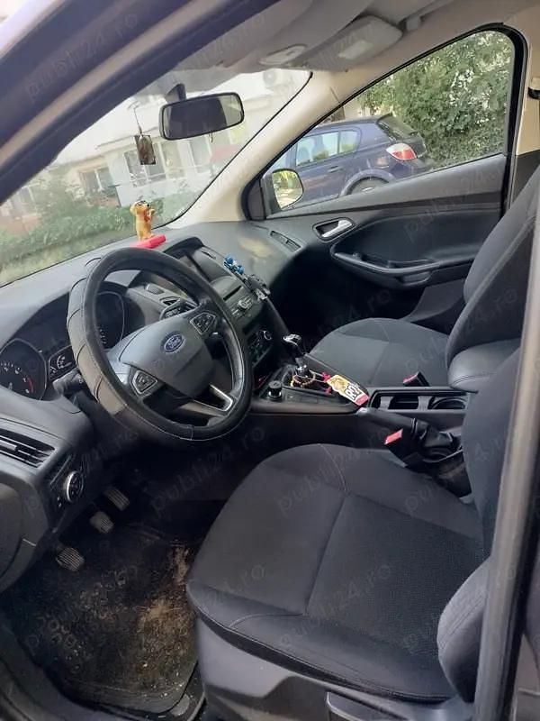 Second-hand Ford Focus 125 CP (91 kW) 2018 Maro Berlinǎ