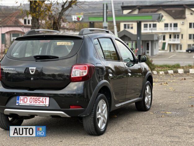 Second-hand Dacia Sandero Stepway 90 CP (66 kW) 2016 Negru Hatchback