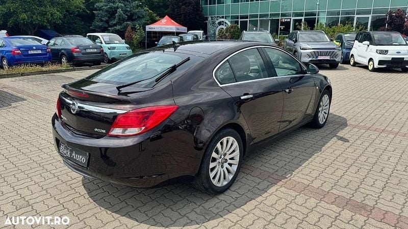 Second-hand Opel Insignia 160 CP (117 kW) 2011 Culoaremaro Berlinǎ
