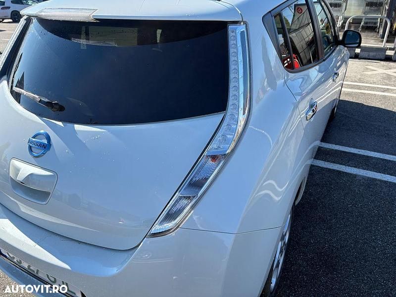 Second-hand Nissan Leaf Acenta 110 kW (150 CP) 2016 Culoarealb Hatchback