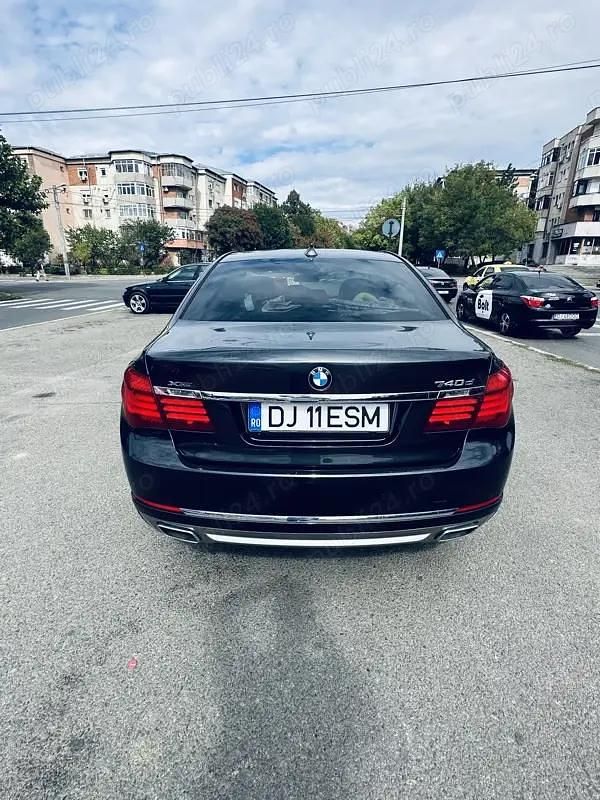 Second-hand BMW 740 313 CP (230 kW) 2012 Berlinǎ