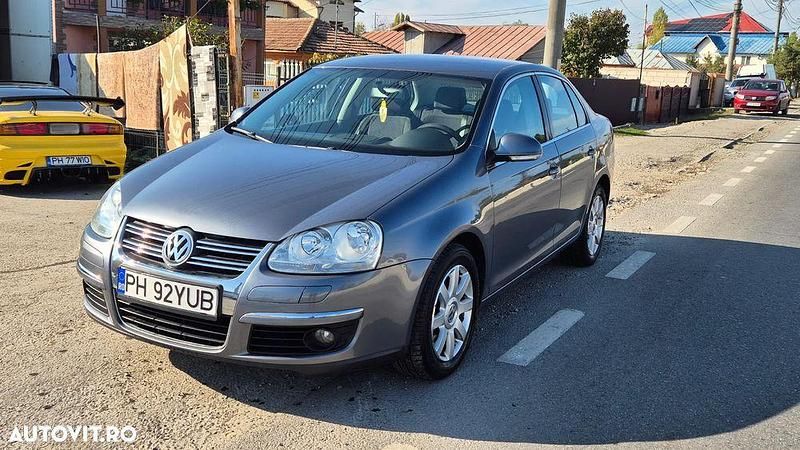 Culoaregri Utilizat 2006 VW Jetta Berlinǎ | 2.499 EUR (Preț OK) - Imagine 1/4