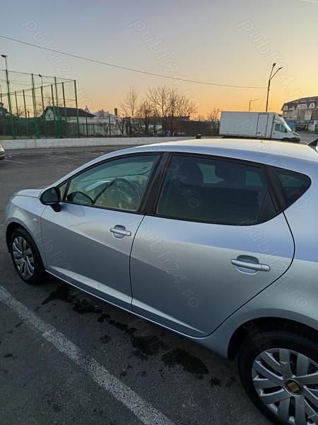 Gri Utilizat 2011 Seat Ibiza Style Hatchback | 2.700 EUR (Preț bun) - Imagine 1/4