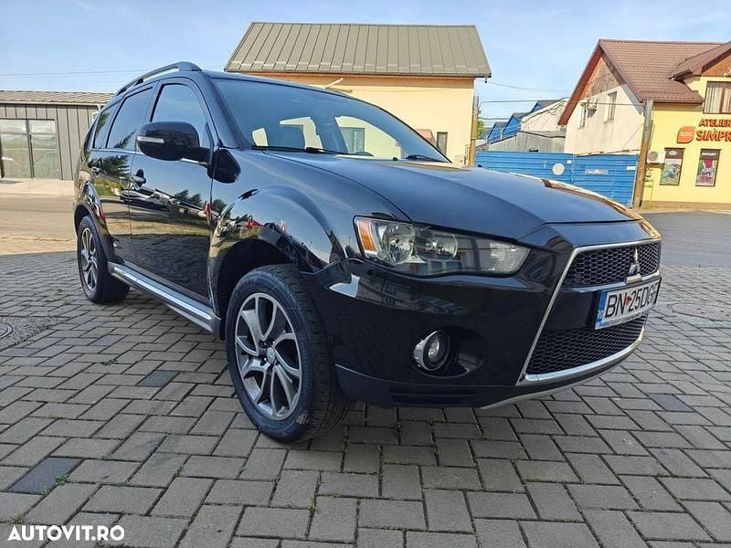 Culoarenegru Utilizat 2011 Mitsubishi Outlander Instyle SUV | 5.999 EUR (Preț OK) - Imagine 1/4