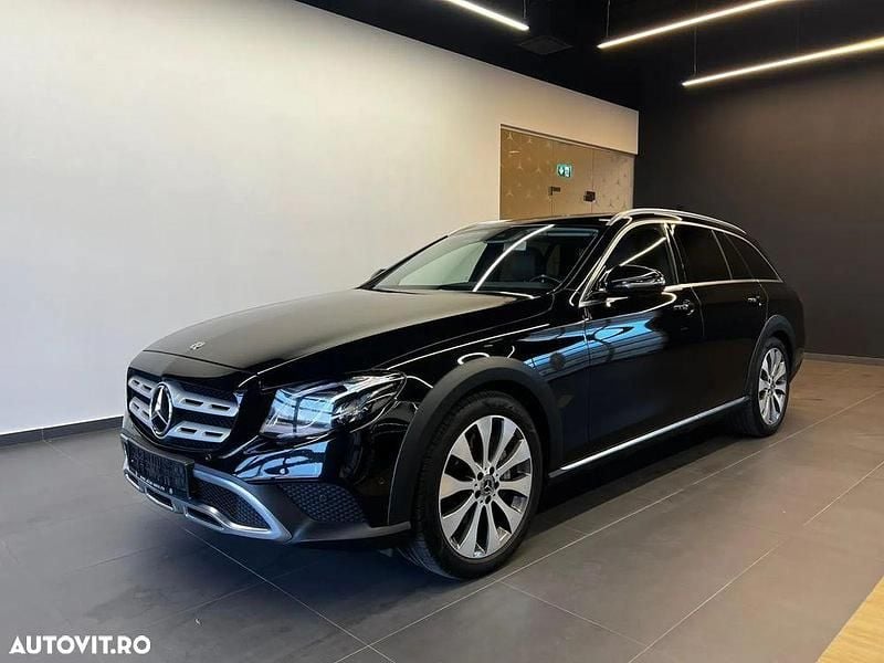 Culoarenegru Utilizat 2018 Mercedes E350 Avantgarde Break | 27.104 EUR - Imagine 1/4