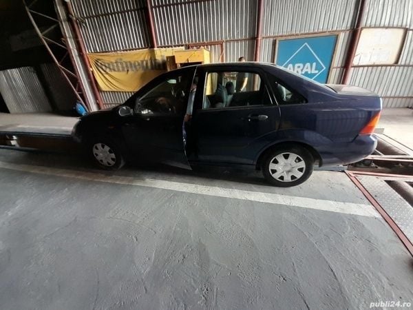 Second-hand Ford Focus 100 CP (73 kW) 2001 Berlinǎ