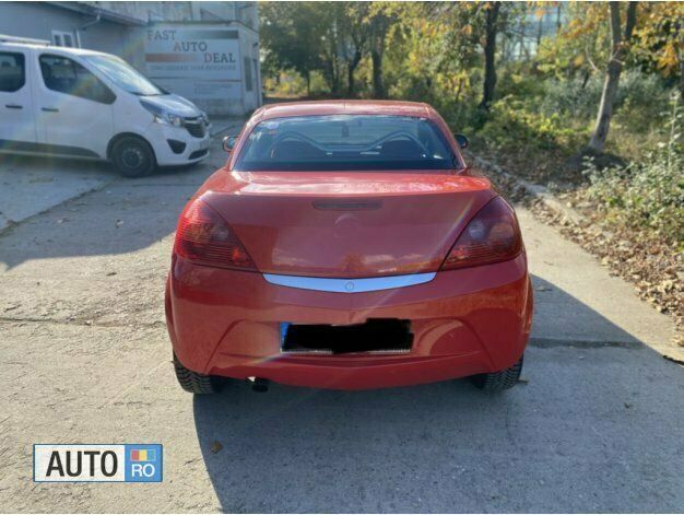 Second-hand Opel Tigra 90 CP (66 kW) 2006 Rosu Cabrio